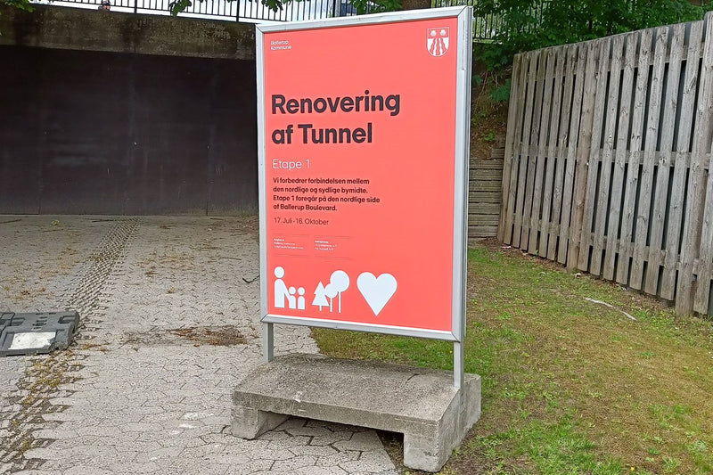 Panneau stop-trottoir B0 avec base en béton